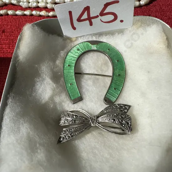 Sterling silver brooches inc Art Deco enamel horse shoe