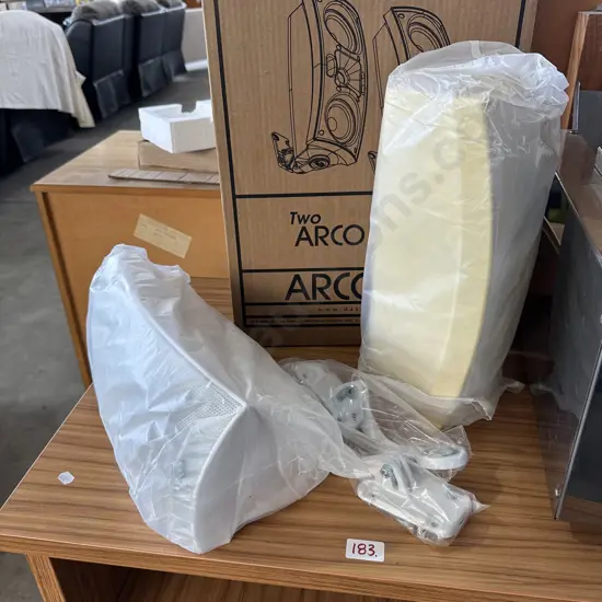 Pr Dasaudio speakers (one used)