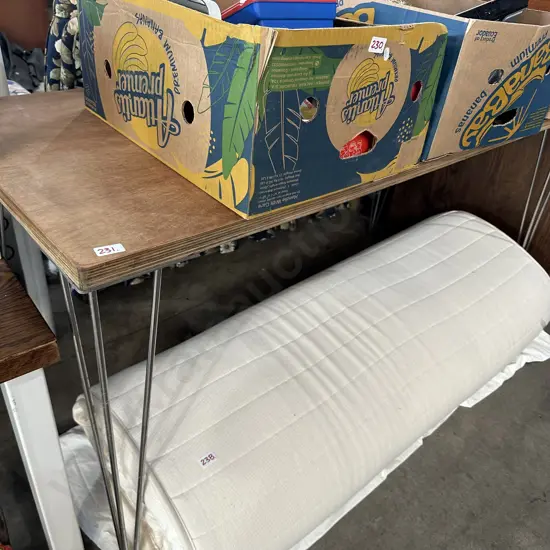 Costume ply top table