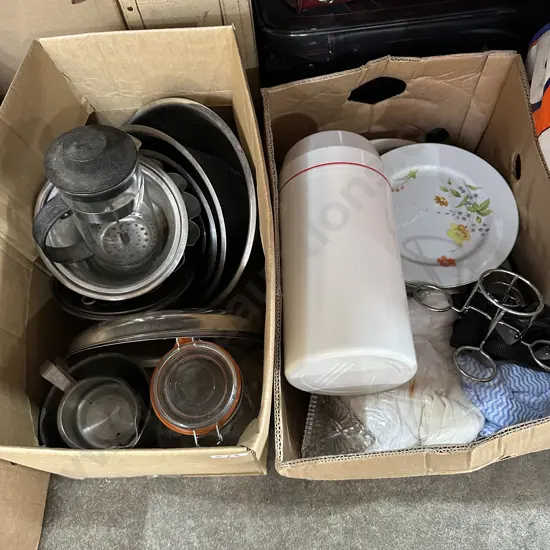 2 box mixing bowls etc