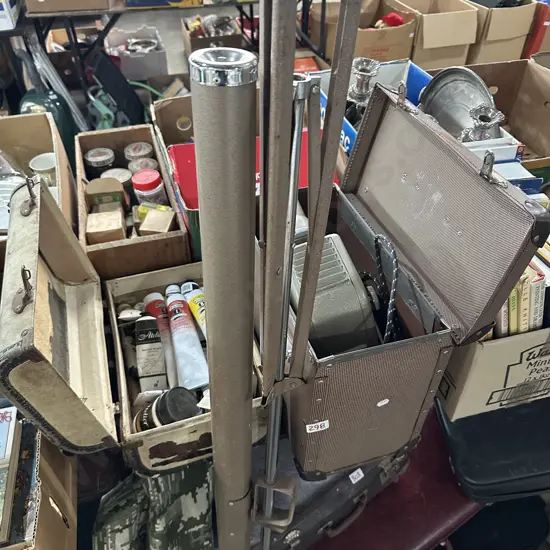 projector & screen plus paints