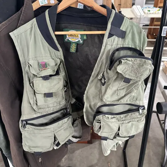 Cabelas fishing jacket L/Reg