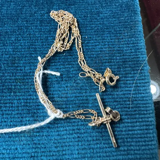 T bar necklace with pendant link all stamped 9ct gold 3.2g