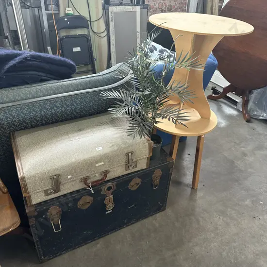 2 trunks, 2 petticoat tables and palm