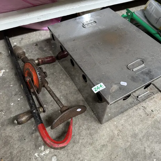 Crowbar,drill and smoker