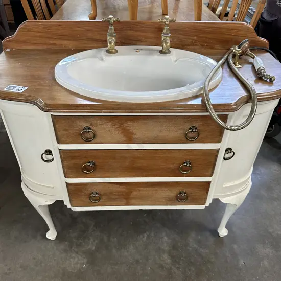 Bespoke vanity and shower parts