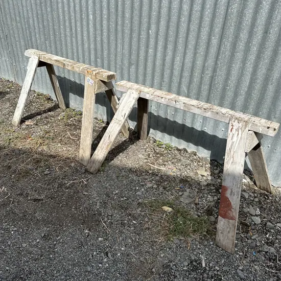 Pr of saw horses