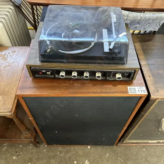 Vintage stereo and speaker