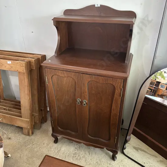 Mahogany shelf cabinet