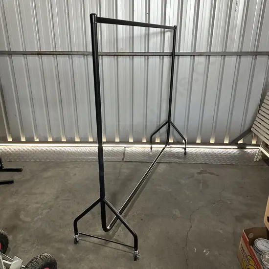 Shop clothes hanger 1800 long