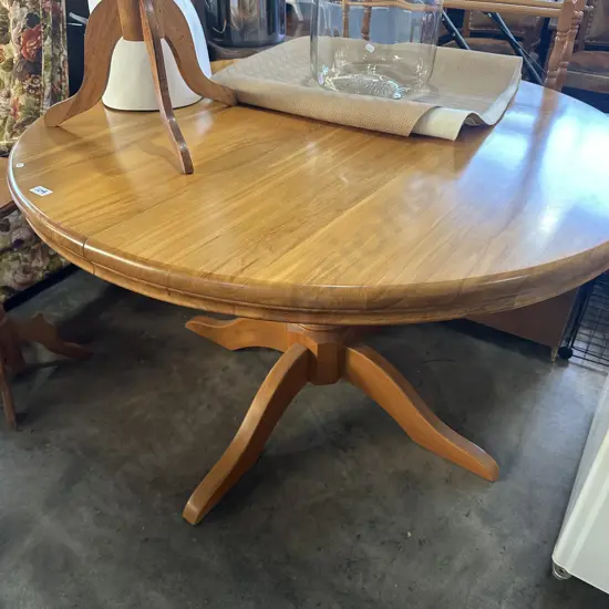 Solid Rimu extendable table