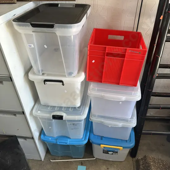 7 x lidded bins & cube ( all good cond.)