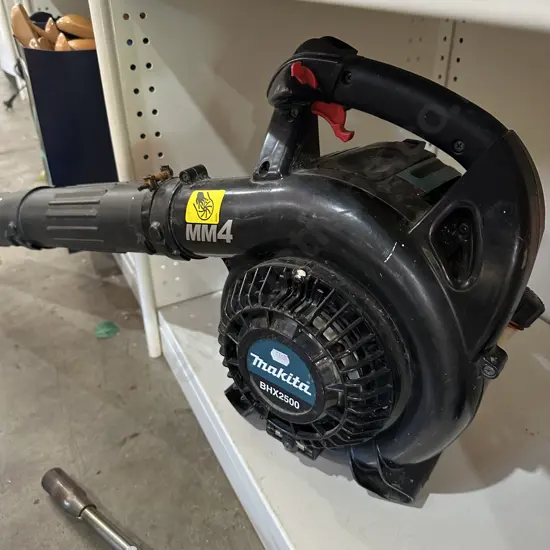 Makita petrol blower