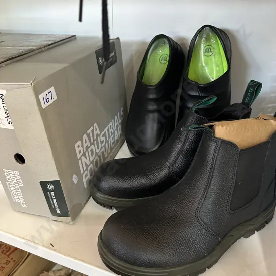 New size 9 Bata boots plus pr of scuffs