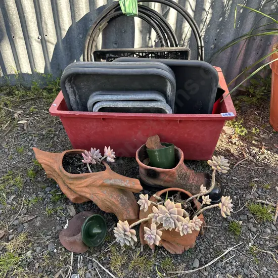 garden ornaments etc