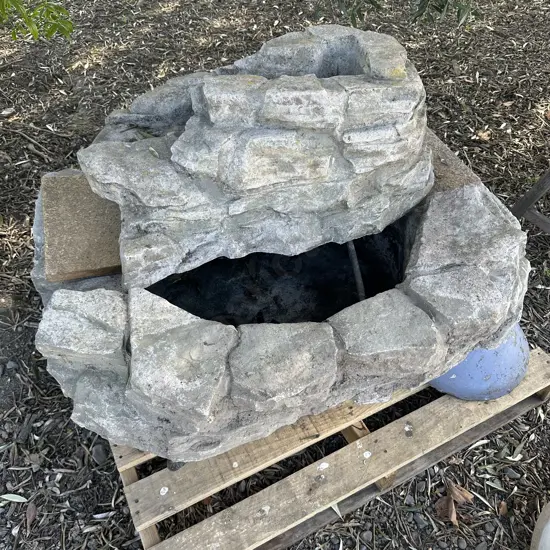 large 2pc rock style pond water feature (unknown if pump working)