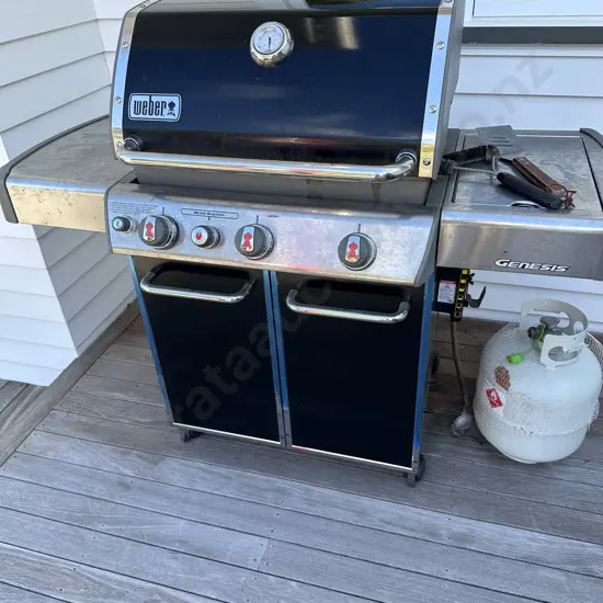 4 Burner Weber gas BBQ with cover  (3 pics)