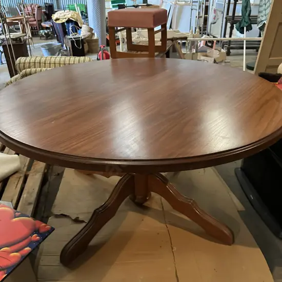 Very tidy round dinning table 1360mm