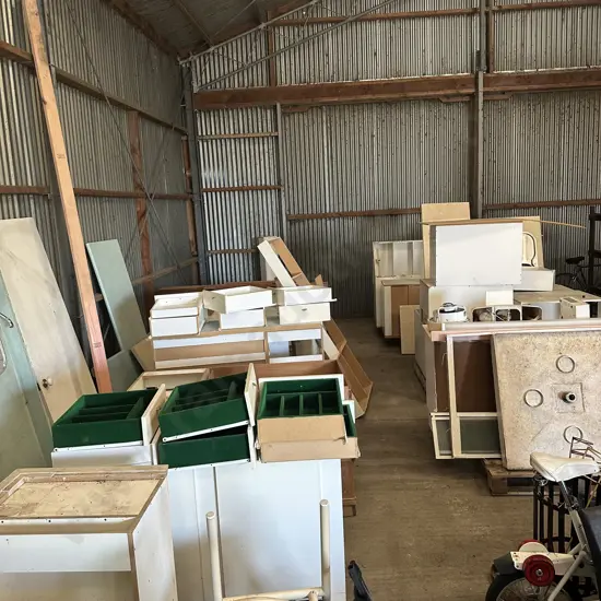 2 kitchens &  laundry