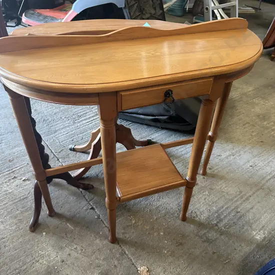rimu hall table