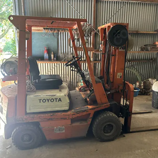 Toyota forklift 1.5ton LPG sideshift -Working well,  minor radiator leak