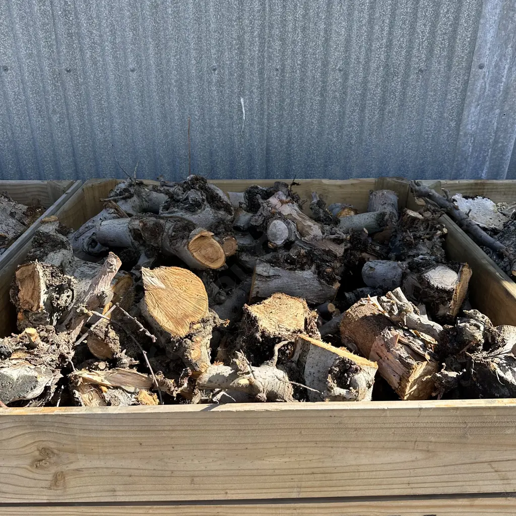Generous bin full of fruitwood (not the bin) Image 1++