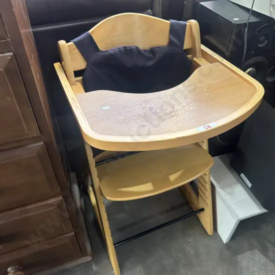 Mocha highchair