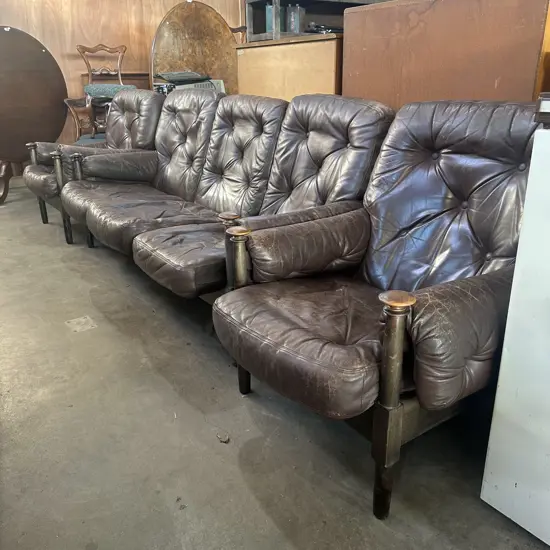 Mid-Century Leather lounge suite - in need of restoration (2pics)