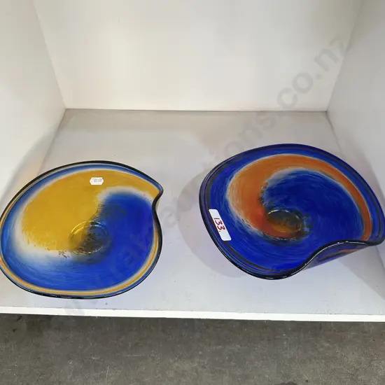 2 De Flute art glass bowls
