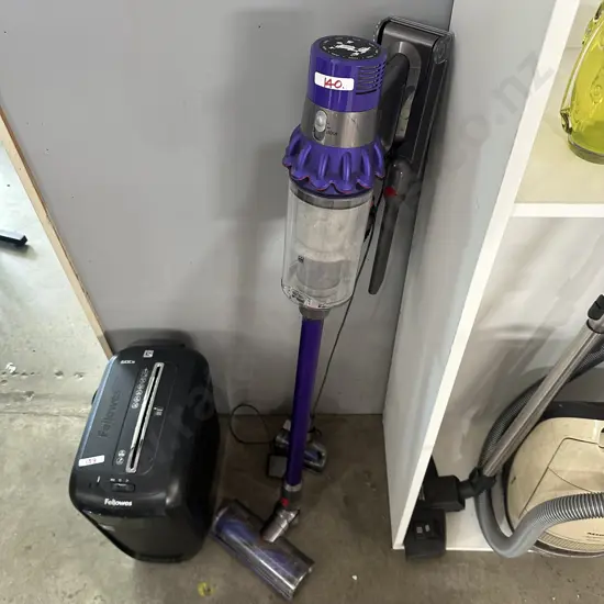 Dyson vac