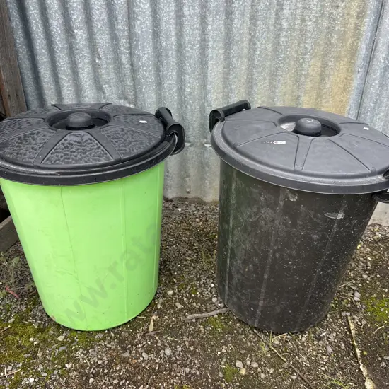 2 Lidded bins