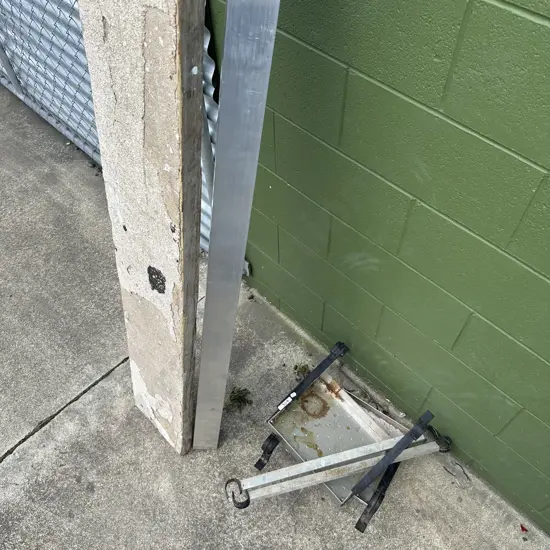 Ladder accessories, plank and piece of aluminium