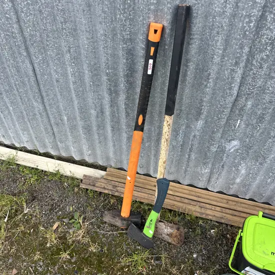 Splitting axe, axe and tomahawk