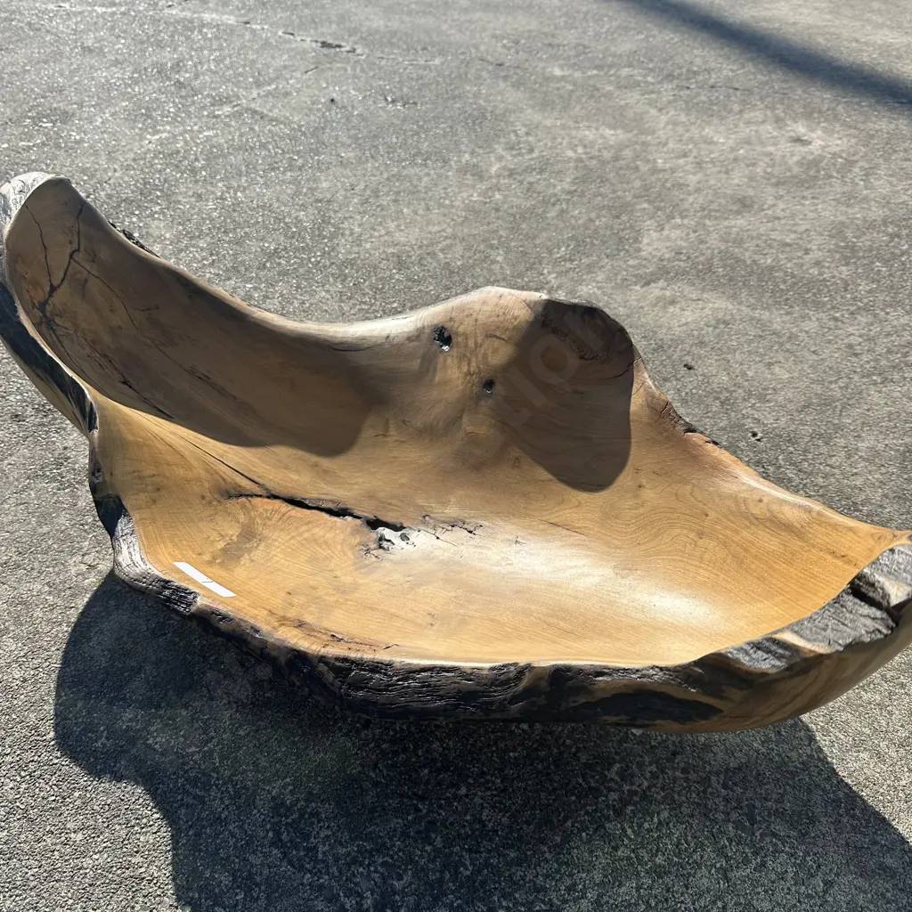 NZ Native driftwood bowl by Les Howell (2pics) Image 1++