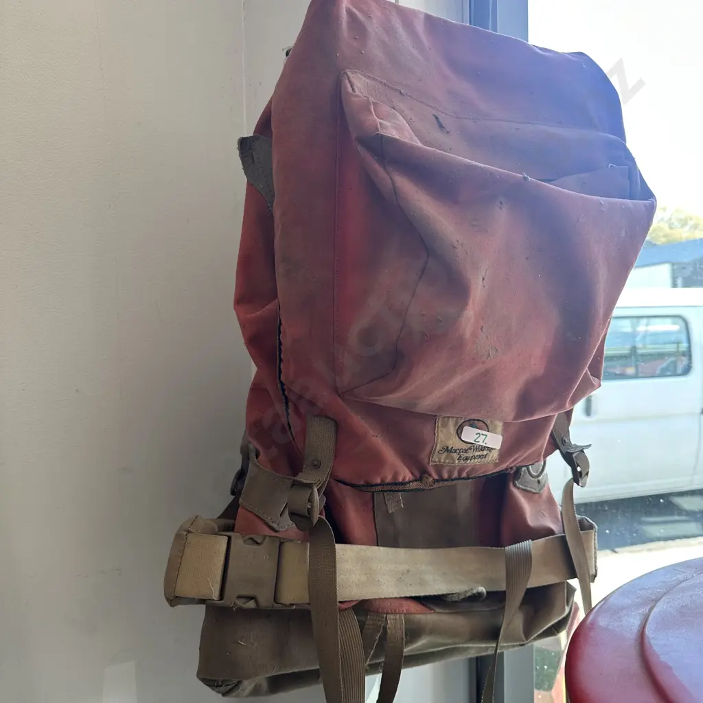 Old School Macpac in good condition Image 1++