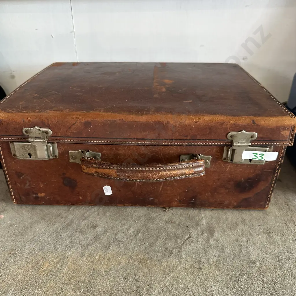 Small Leather suitcase Image 1++