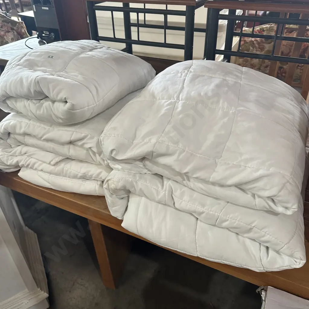 Bedding - 5 single quilts Image 1++