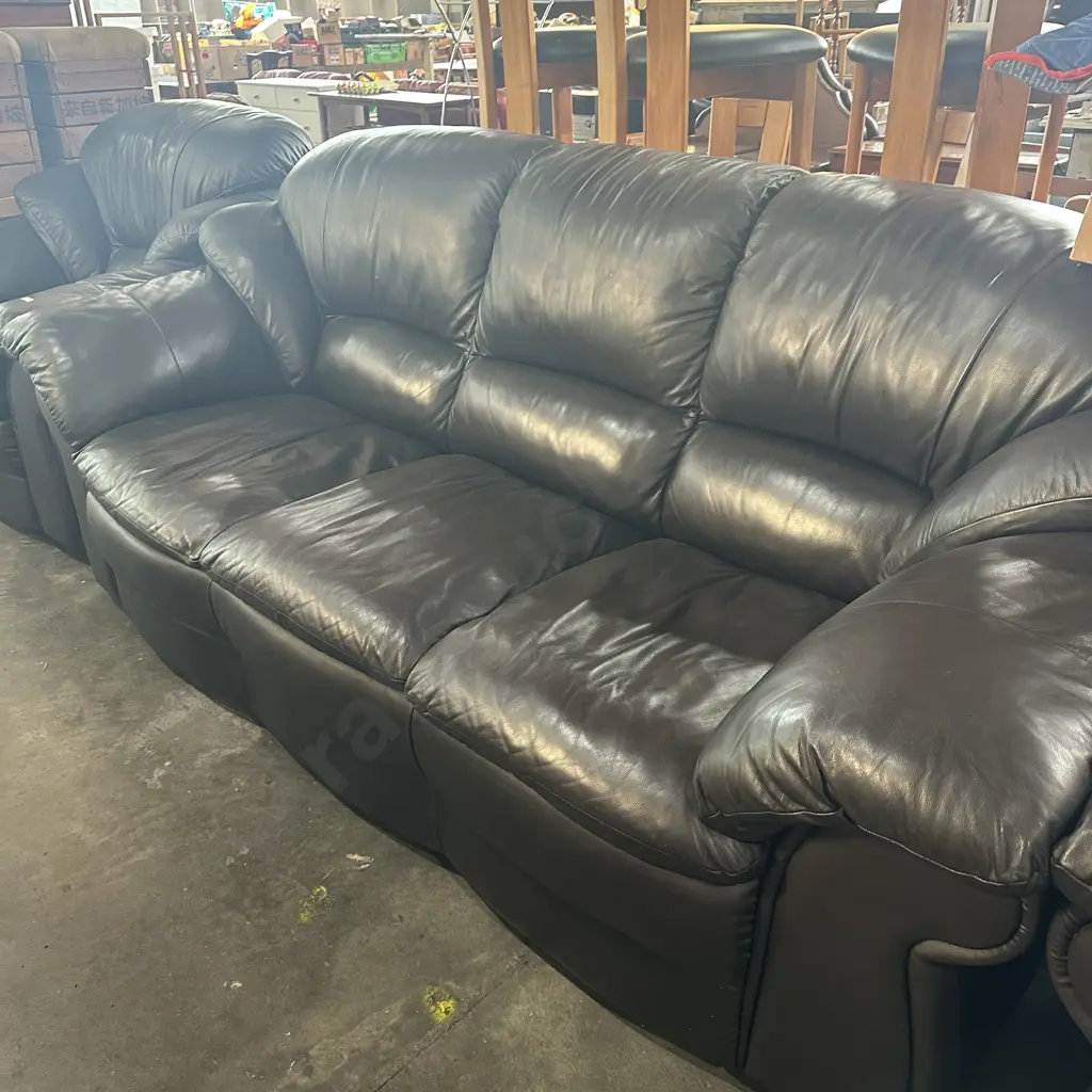 Large 3pc Leatherworld lounge suite - tidy Image 1++