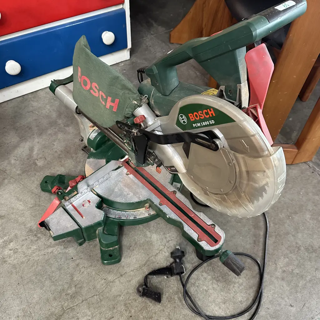 Bosch compound saw Image 1++