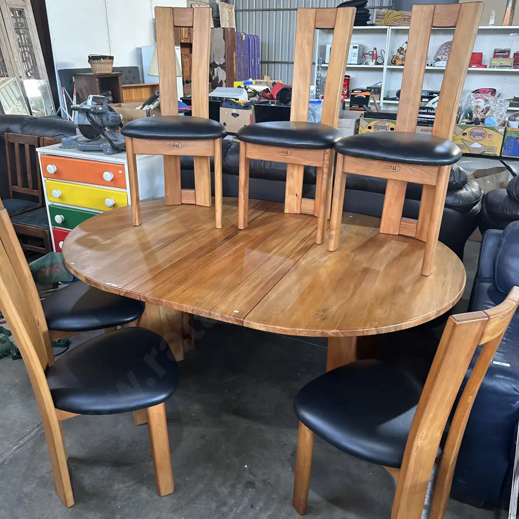 Heart Rimu extendable table and 6 chairs by aiku Image 1++