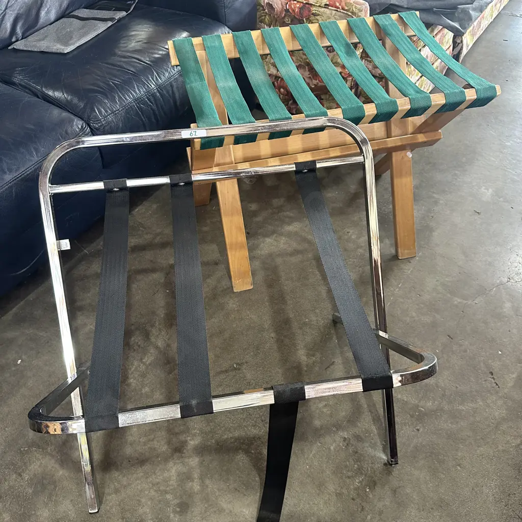 2 suitcase stands 1 as is Image 1++