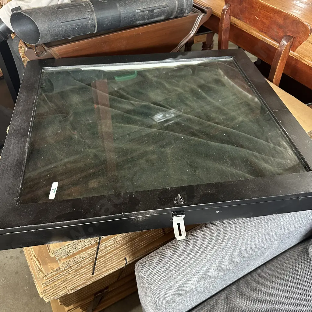 Display case Image 1++