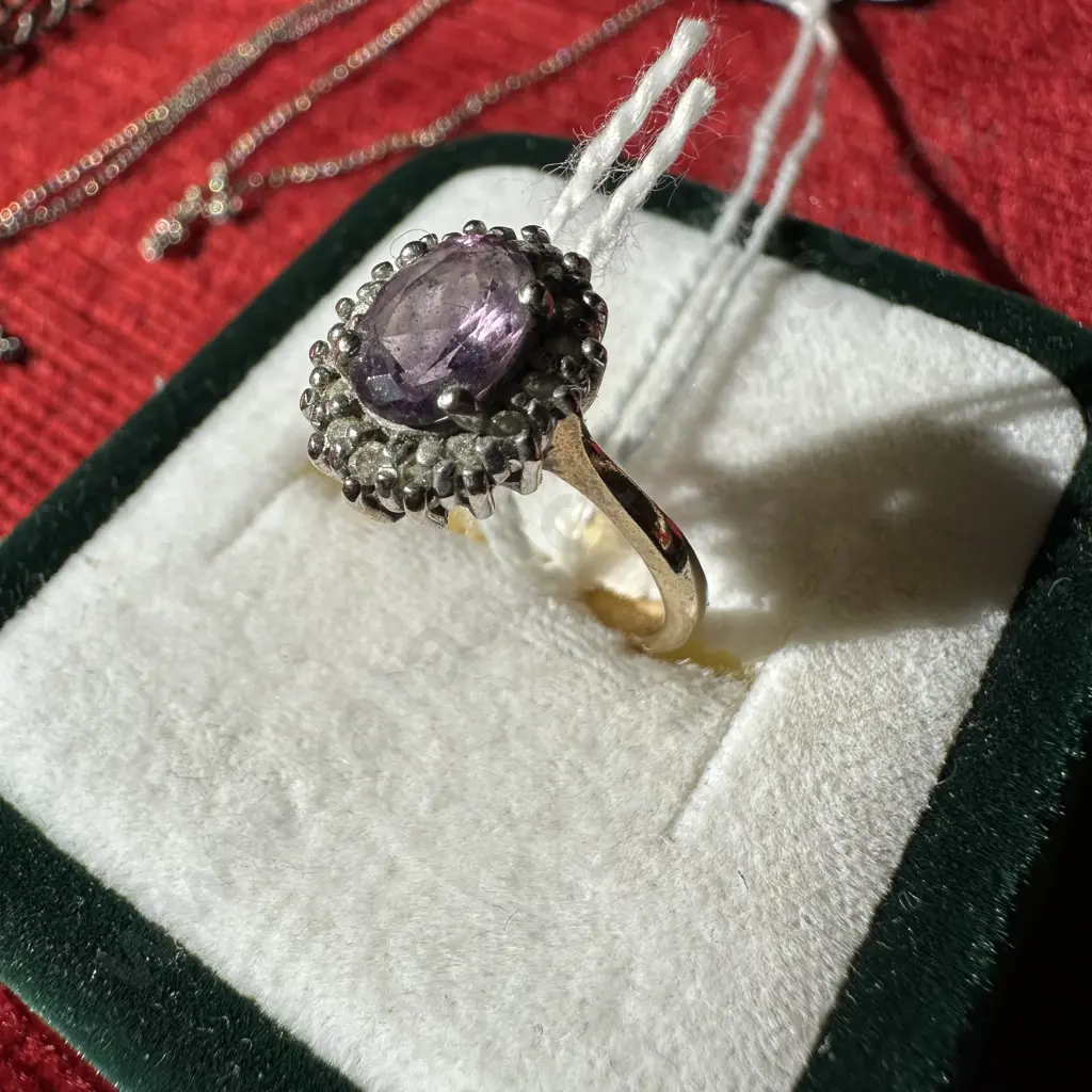 9ct Gold & Amythest ring Image 1++