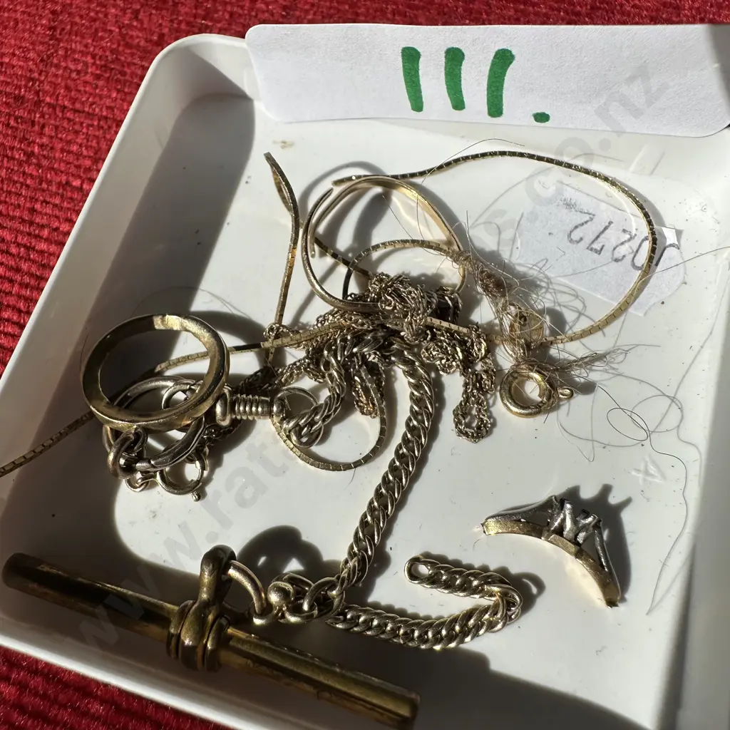 Mostly Gold scrap pieces Image 1++