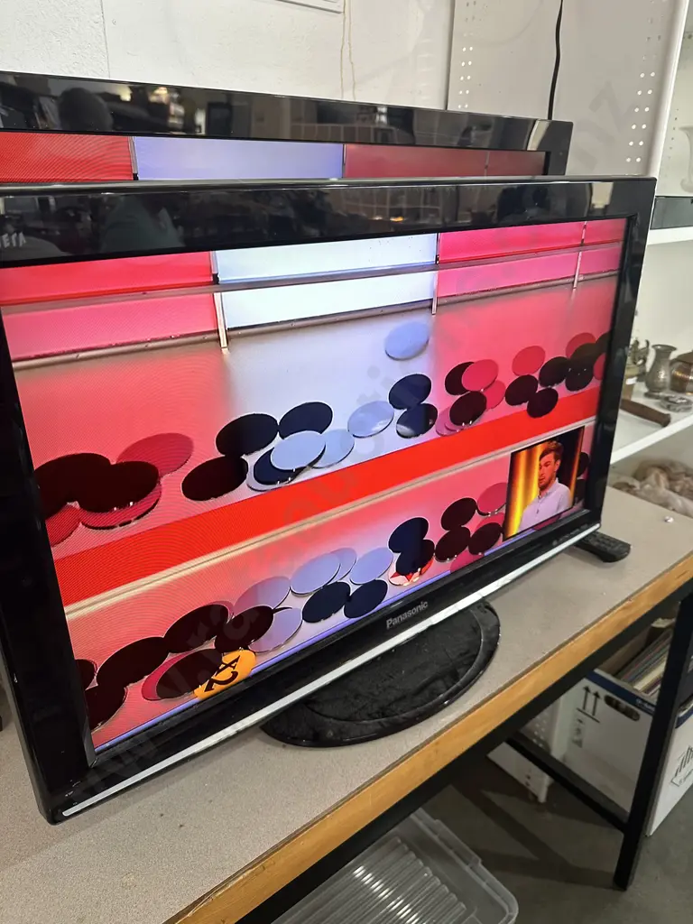 Panasonic 32inch TV Image 1++