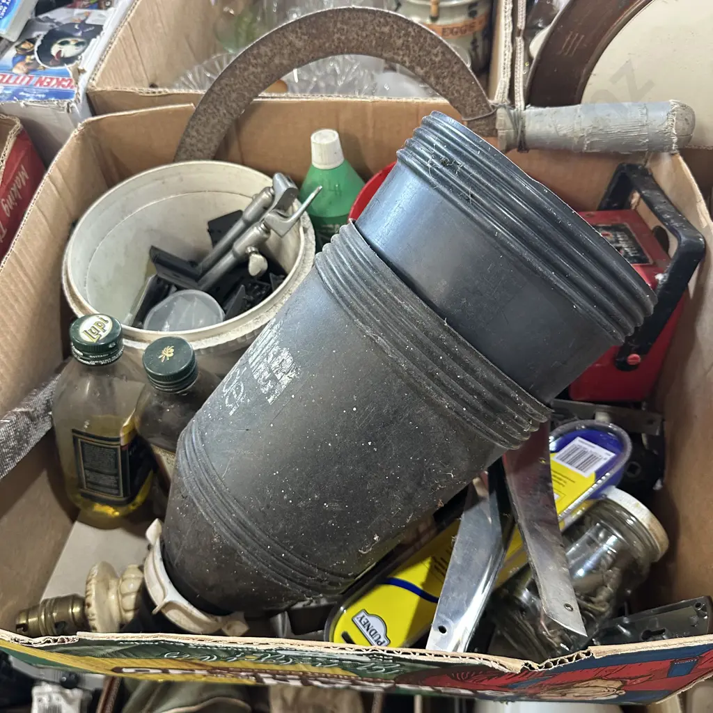 Box of hardware etc Image 1++