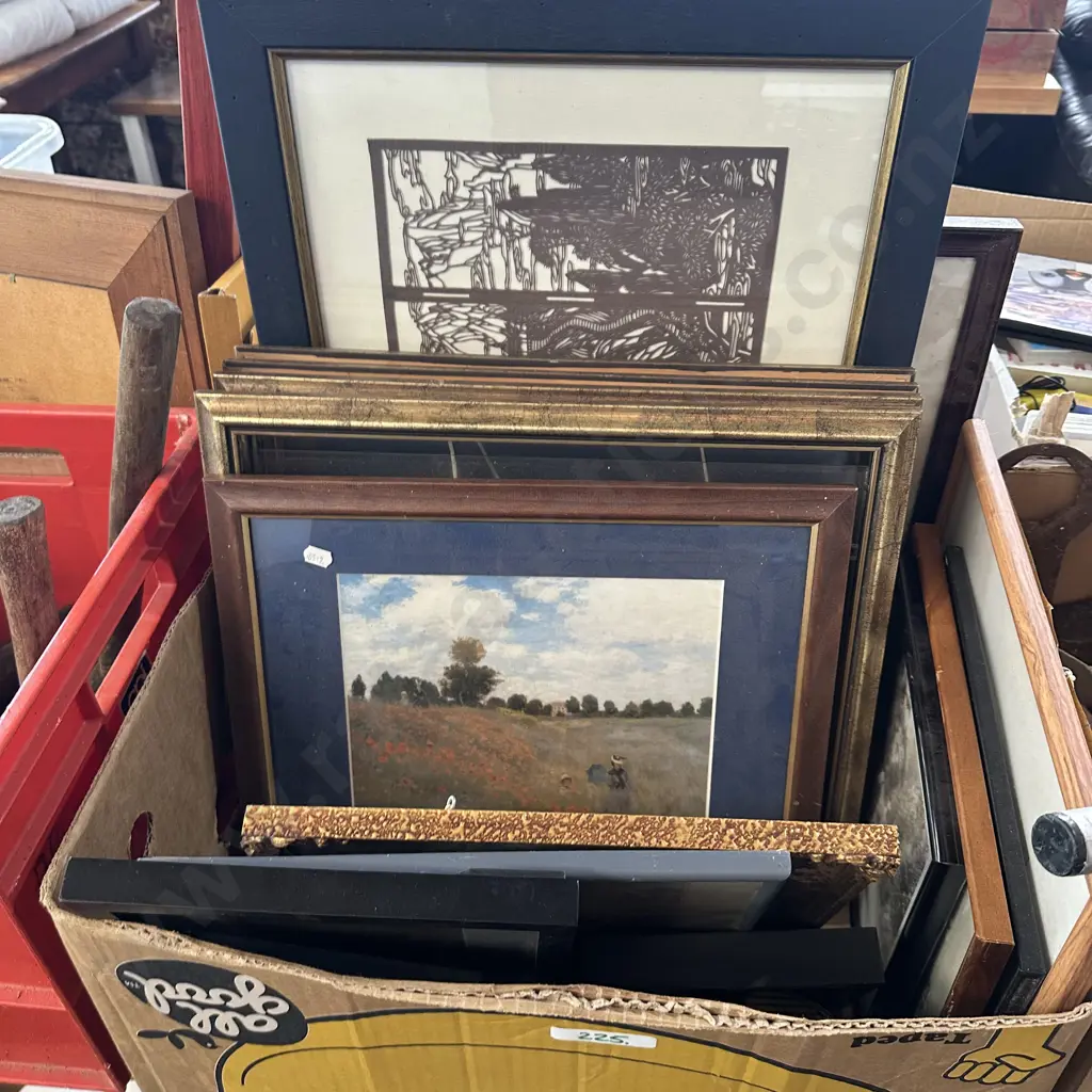 Box of pictures and frames Image 1++