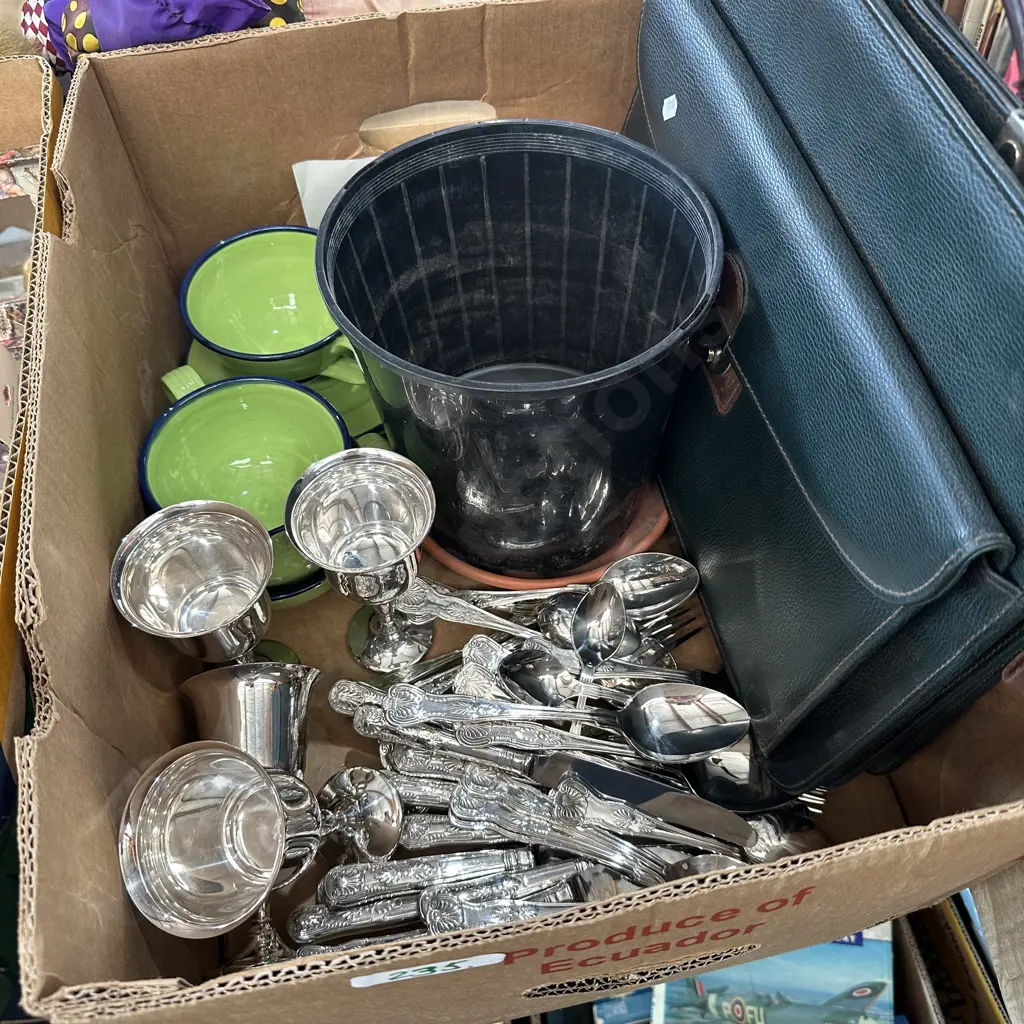 Kings cutlery, 4 silver goblets etc Image 1++