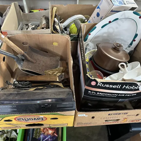 2 Boxes turntable, Temuka etc,