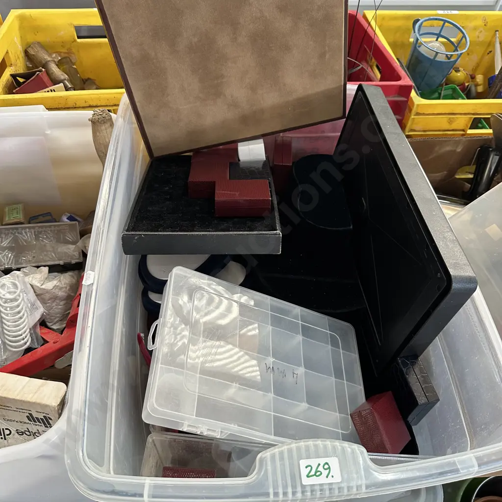 Bin of jewellery trays etc. Image 1++